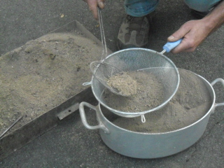 Lessive à base de cendres de bois